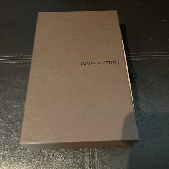 Louis Vuitton Wallet - Picture 6 of 8